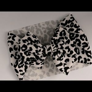 Black and white leopard print